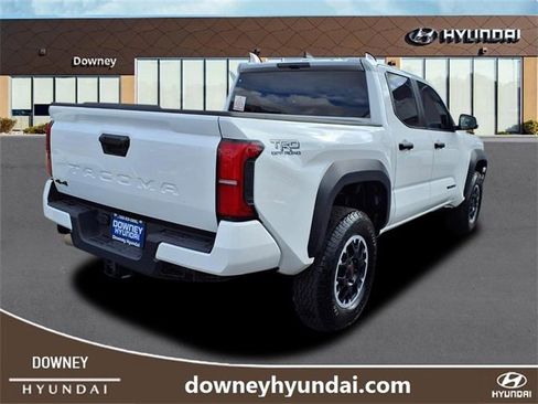 Used 2024 Toyota Tacoma TRD Off-Road image 4