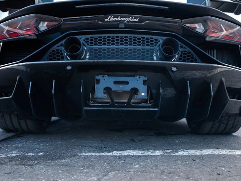 Used 2021 Lamborghini Aventador SVJ AWD/4WD image 27