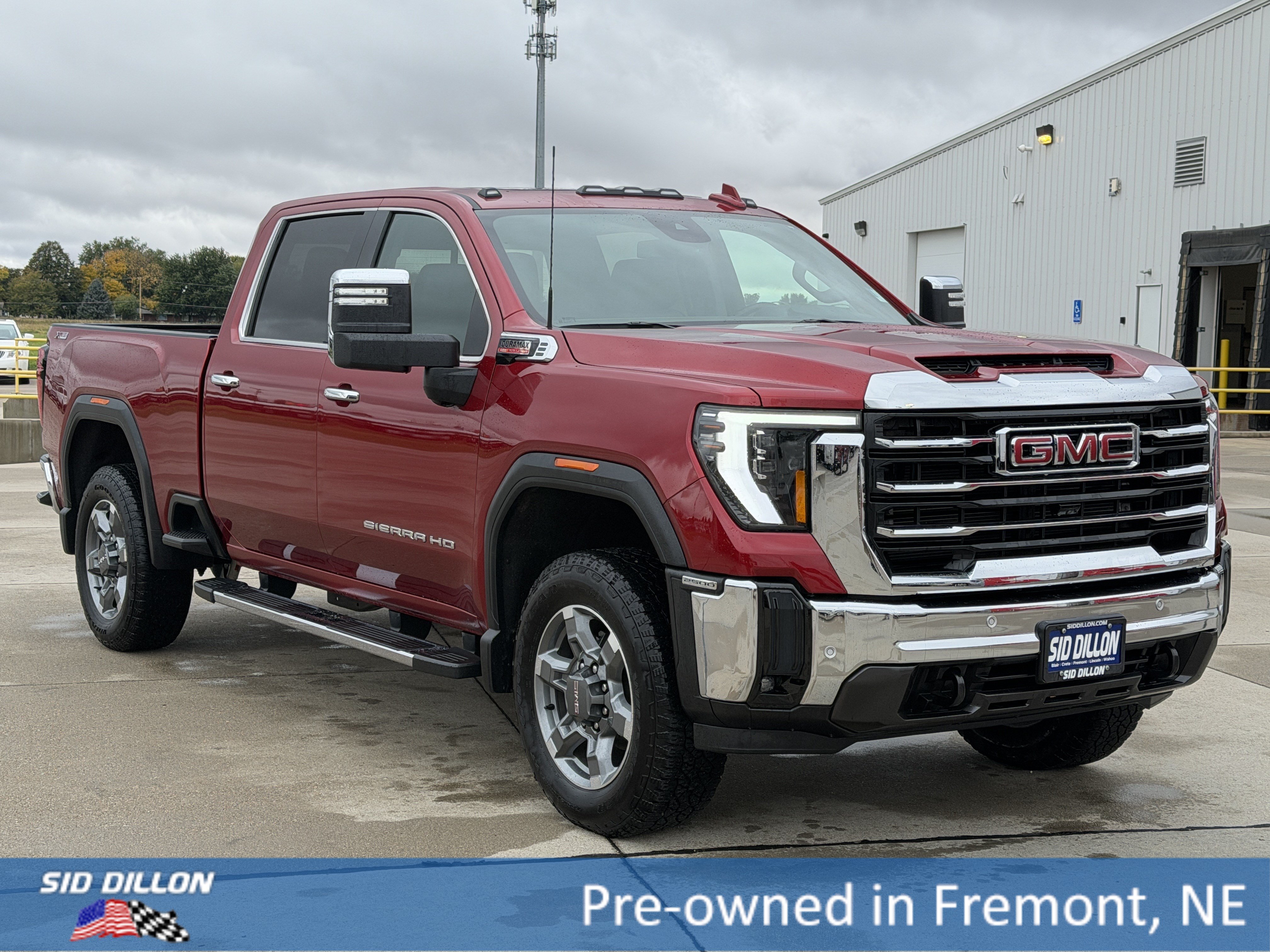 Certified 2025 GMC Sierra 2500 SLT w/ SLT Premium Package AWD/4WD image 2