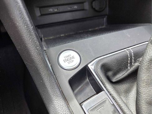 Used 2022 Volkswagen Taos SE image 23