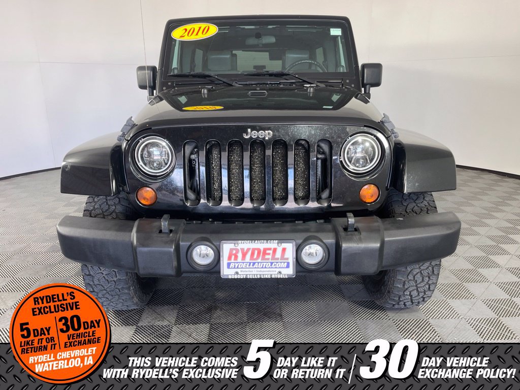 Used 2010 Jeep Wrangler Unlimited Sahara w/ Dual Top Group AWD/4WD image 14