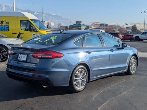 Used 2019 Ford Fusion SE image 4