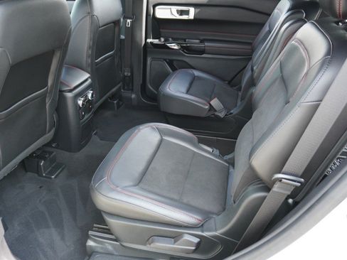 Used 2022 Ford Explorer ST-Line AWD/4WD image 32