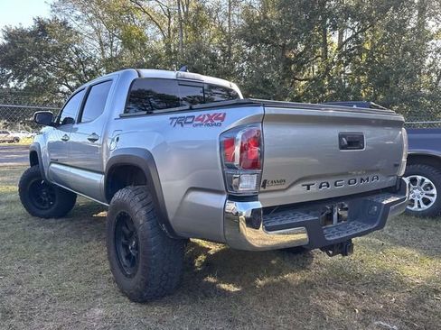 Used 2022 Toyota Tacoma TRD Off-Road image 16