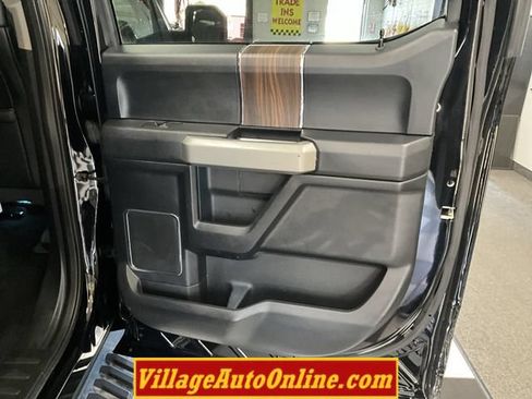 Used 2017 Ford F150 Lariat w/ Equipment Group 502A Luxury AWD/4WD image 32