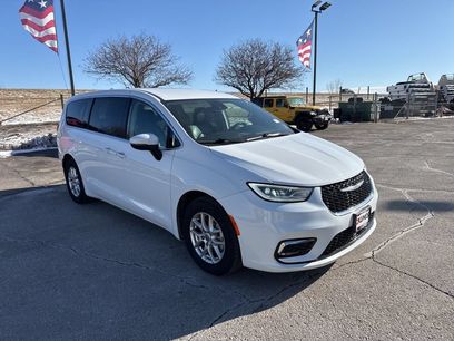 Used 2023 Chrysler Pacifica Touring-L