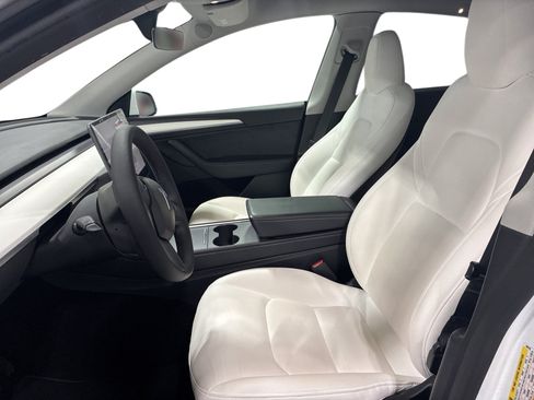 Certified 2023 Tesla Model Y Long Range AWD/4WD image 9
