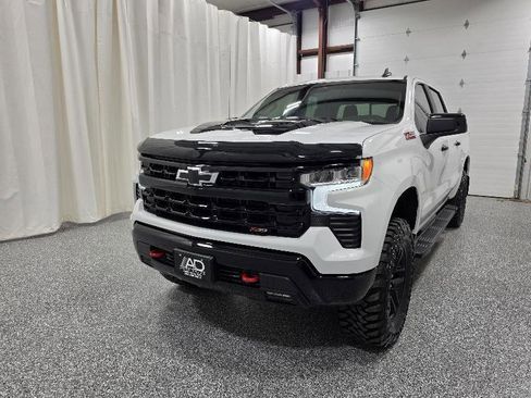 Used 2024 Chevrolet Silverado 1500 LT Trail Boss w/ Convenience Package II image 5