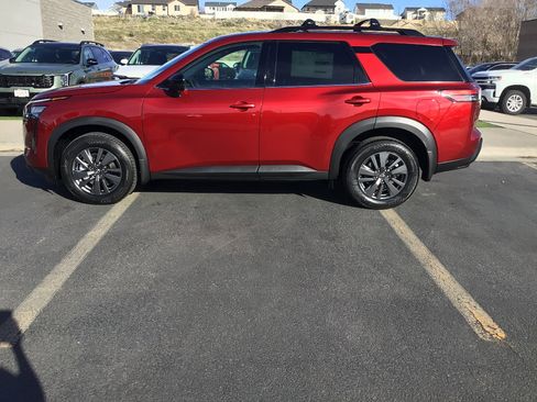 New 2026 Nissan Pathfinder SV image 5