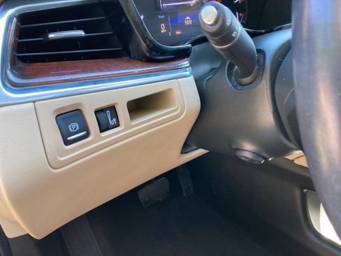 Used 2017 Cadillac XT5 Luxury w/ Driver Awareness Package AWD/4WD image 17