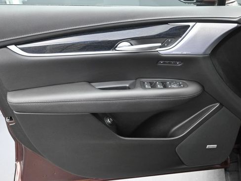 Used 2023 Cadillac XT5 Premium Luxury w/ Technology Package FWD image 5