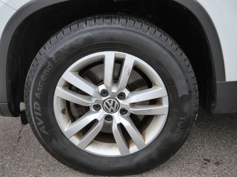 Used 2017 Volkswagen Tiguan S AWD/4WD image 15