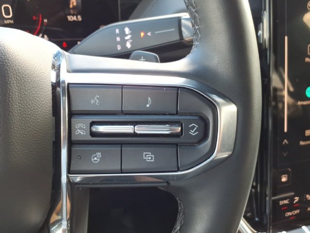 Used 2025 GMC Yukon Denali w/ Sun & Power Step Package AWD/4WD image 29