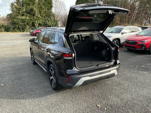 New 2026 Volkswagen Tiguan SE image 13