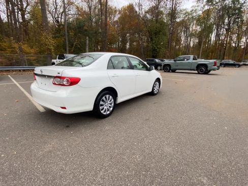 Used 2013 Toyota Corolla LE image 14
