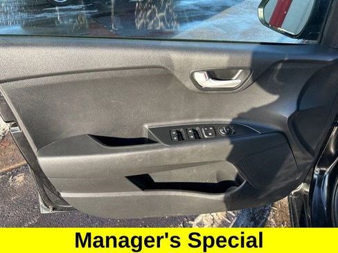 Used 2022 Kia Rio LX image 11