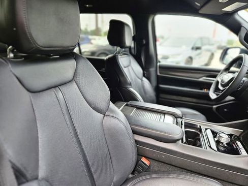 Used 2024 Jeep Wagoneer L Series II w/ Flexible Seating Group image 14