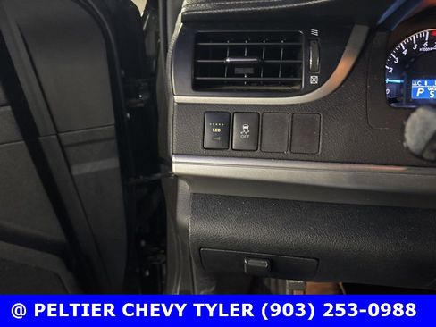 Used 2014 Toyota Camry L image 11