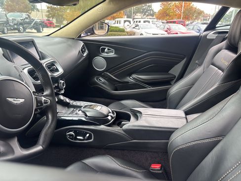 Used 2019 Aston Martin V8 Vantage Coupe image 5