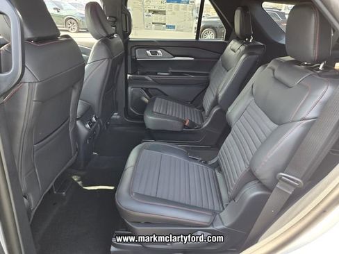 New 2026 Ford Explorer ST-Line w/ ST-Line Street Pack image 7