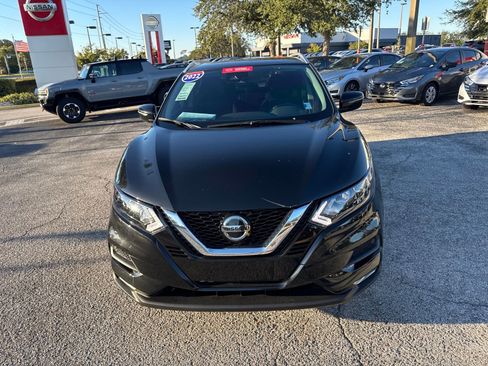 Certified 2022 Nissan Rogue Sport SV image 3