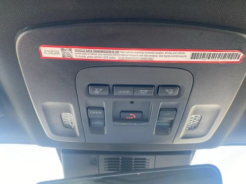 Used 2025 Toyota Camry SE w/ Convenience Package FWD image 23