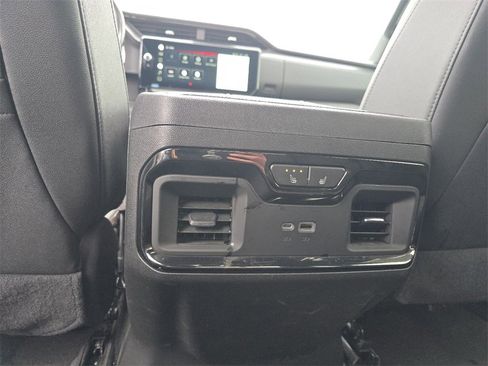 Used 2022 GMC Sierra 1500 AT4 w/ AT4 Premium Package image 26