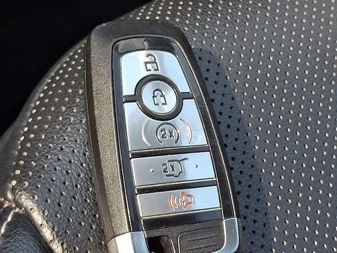 Used 2021 Ford Escape SEL w/ Technology Package FWD image 33
