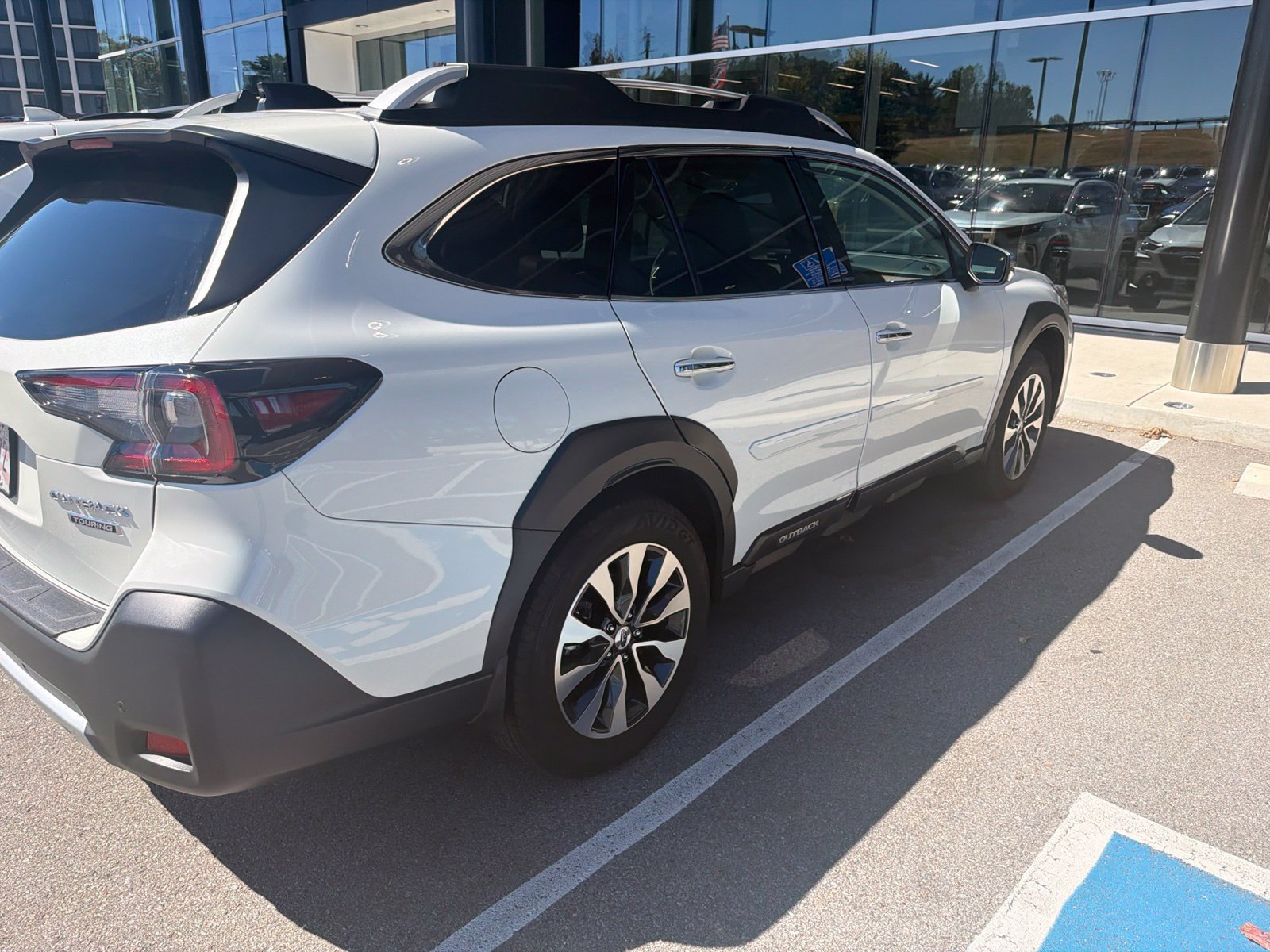 Used 2025 Subaru Outback Touring w/ Popular Package #2 AWD/4WD image 4