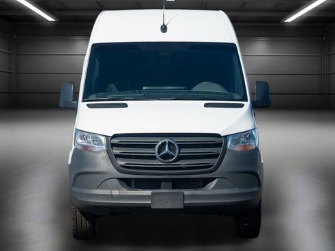 Used 2024 Mercedes-Benz Sprinter 2500 image 3