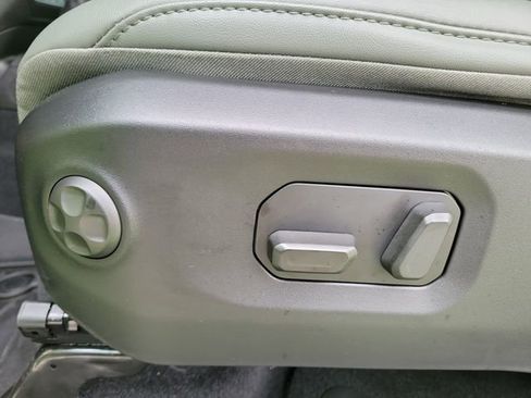 Used 2025 Jeep Gladiator Mojave AWD/4WD image 20