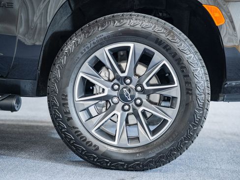 Used 2024 Chevrolet Tahoe Z71 image 14