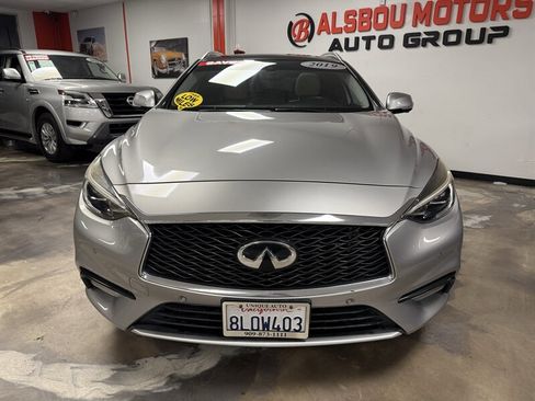 Used 2019 INFINITI QX30 w/ Cargo Package FWD image 2