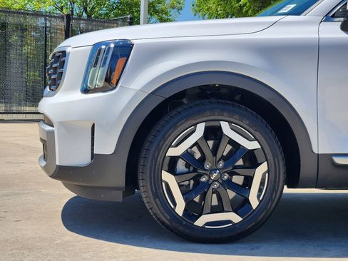 Used 2023 Kia Telluride S AWD/4WD image 8