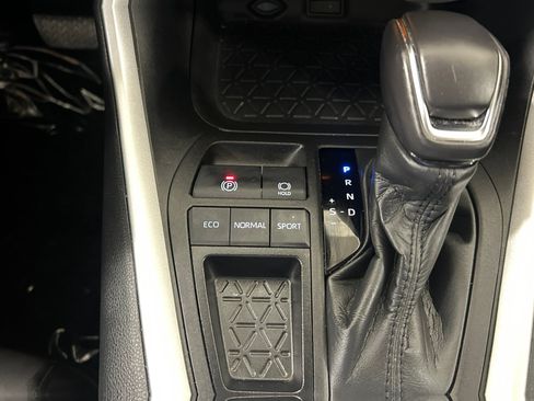 Used 2023 Toyota RAV4 XLE Premium FWD image 18