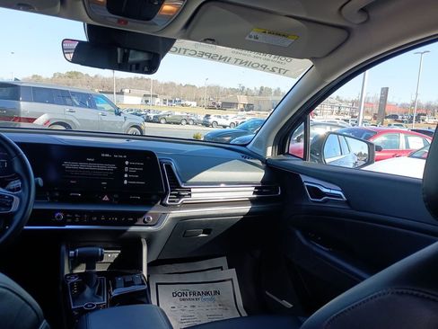 Certified 2024 Kia Sportage EX image 11