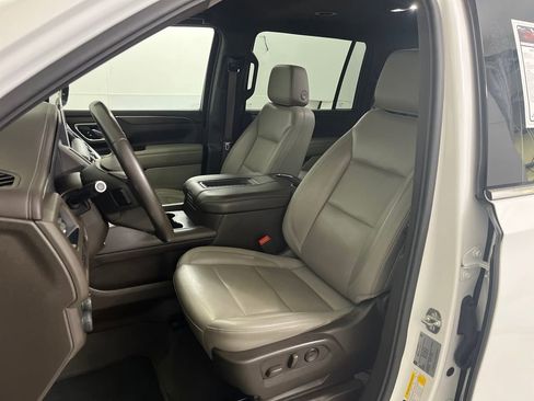 Used 2021 Chevrolet Suburban LT AWD/4WD image 18