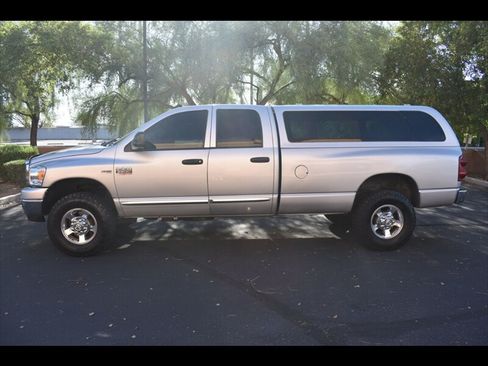 Used 2008 Dodge Ram 2500 Truck SLT w/ Trailer Tow Group AWD/4WD image 4