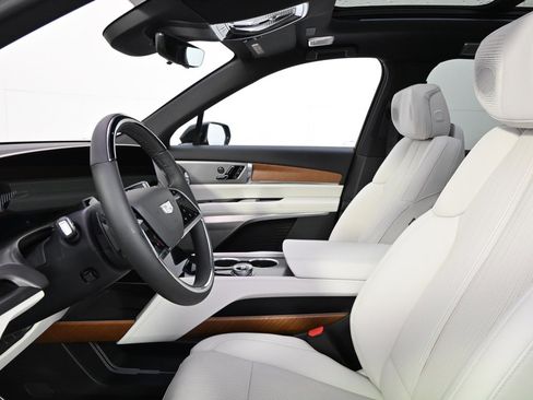 New 2026 Cadillac Vistiq Sport w/ LPO, Floor Liner Package image 13