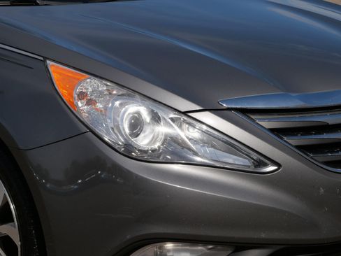 Used 2014 Hyundai Sonata SE FWD image 16