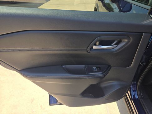 Certified 2026 Nissan Rogue SL FWD image 14