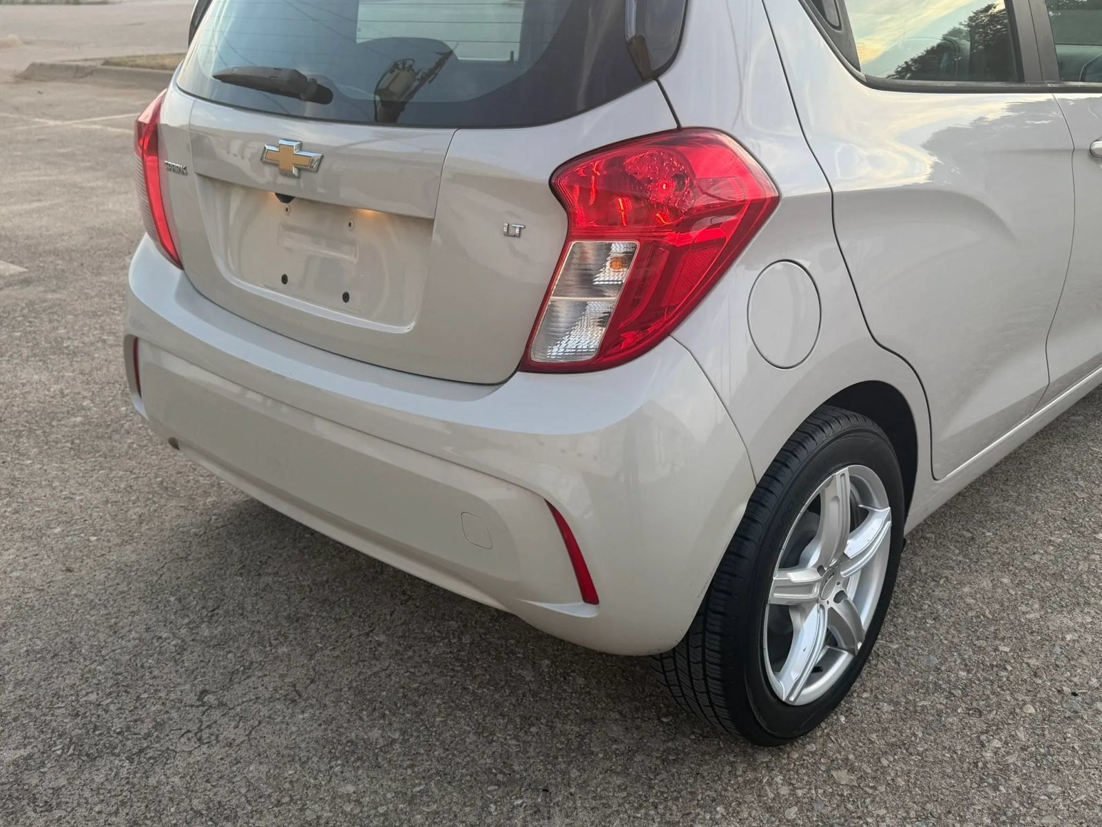 Used 2021 Chevrolet Spark LT FWD image 9