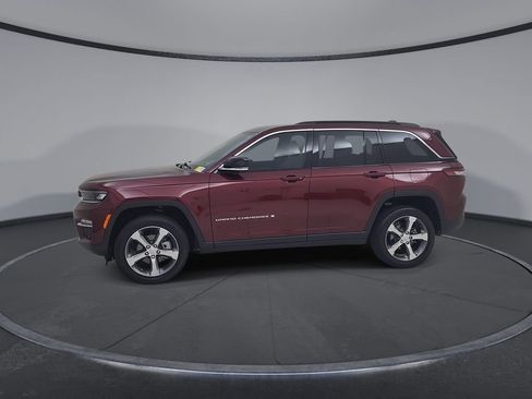 Certified 2025 Jeep Grand Cherokee Limited w/ Luxury Tech Group II AWD/4WD image 10