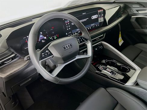 New 2025 Audi Q5 Premium Plus image 9