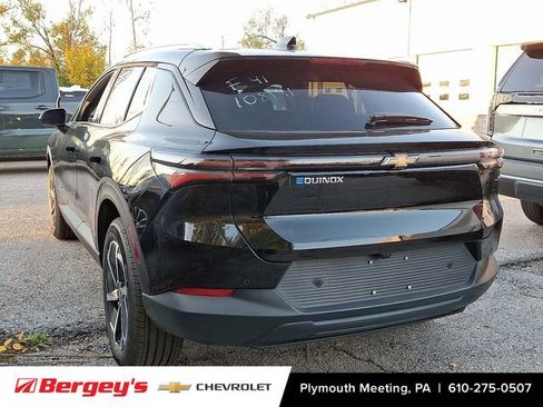 New 2026 Chevrolet Equinox EV LT image 3