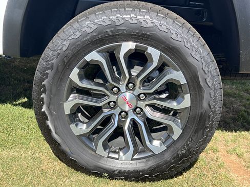 New 2026 GMC Canyon Denali AWD/4WD image 23