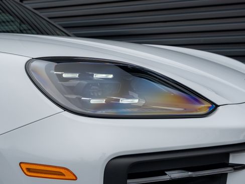 New 2026 Porsche Cayenne image 38