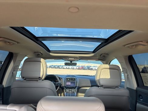 Used 2020 Lincoln Nautilus Reserve image 19