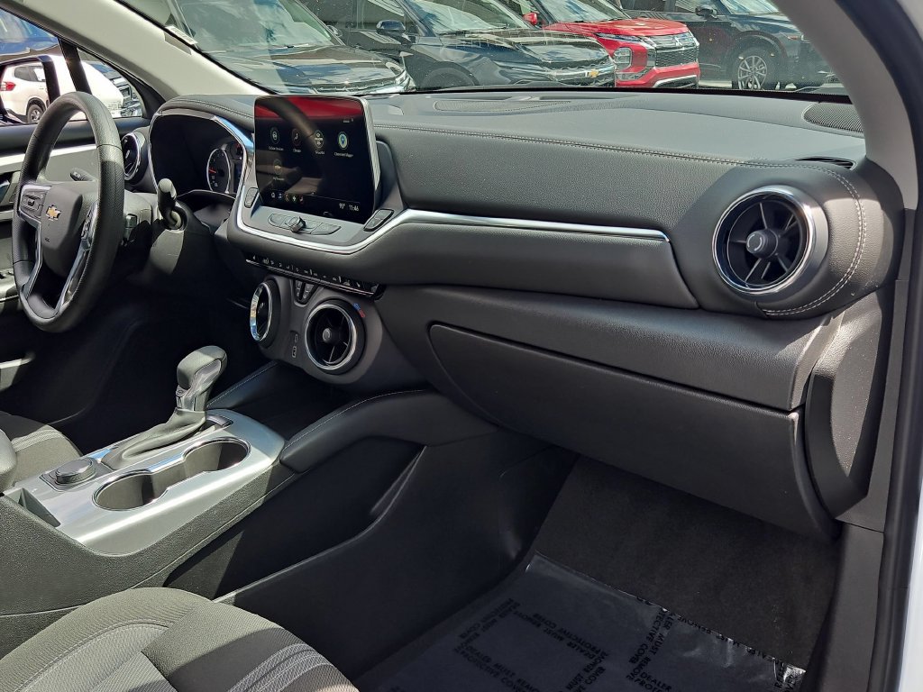 Used 2025 Chevrolet Blazer LT FWD image 31