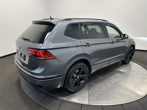 Used 2024 Volkswagen Tiguan SE R-Line AWD/4WD image 7